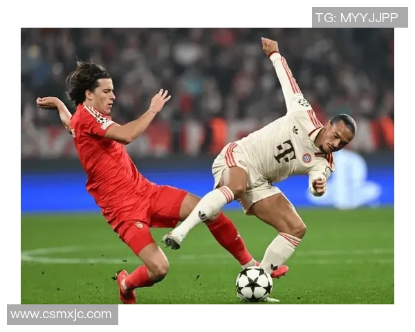 足球明星惊艳倒挂射门瞬间震撼全场精彩进球回顾